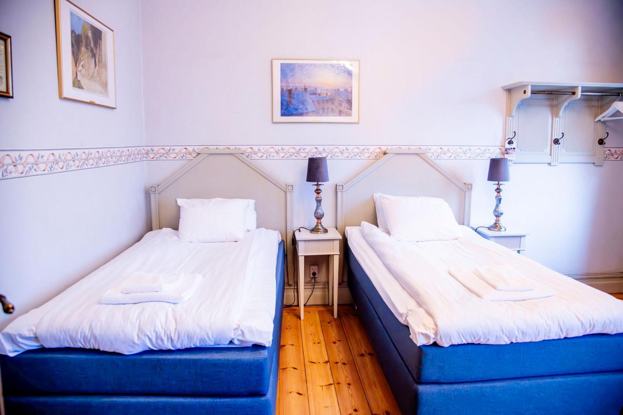 Park Hotel Linkoeping Fawlty Towers Bilik gambar