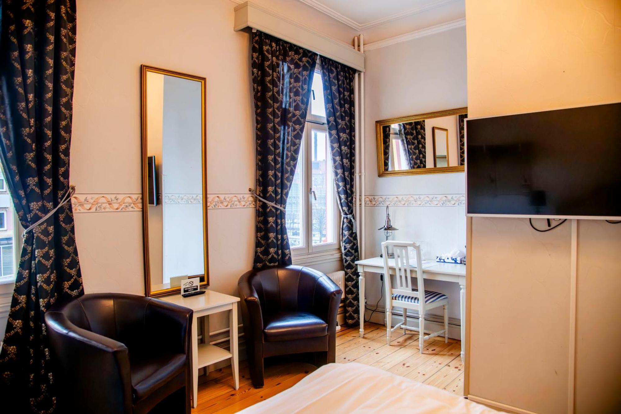 Park Hotel Linkoeping Fawlty Towers Bilik gambar